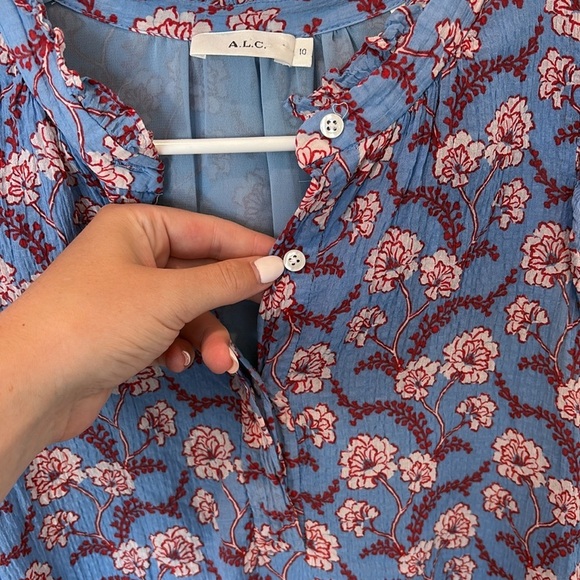 A.L.C Foley Top in Blue & Red Multi Silk Flutter Sleeve Floral Size 10 - Picture 5 of 11